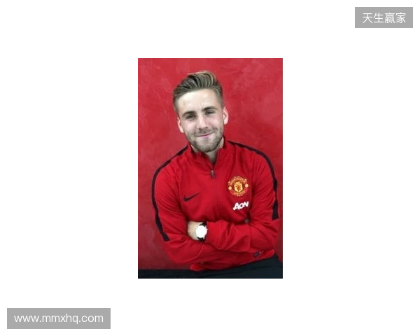 曼联名宿埃尔文：卢克-肖非常适合左中卫，他本赛季太出色了