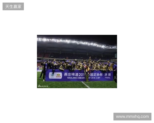 法比奥庆祝足协杯夺冠:我们是冠军了!这座城市值得拥有这一刻 法比奥庆祝足协杯夺冠:我们是冠军了!这座城市值得拥有这一刻